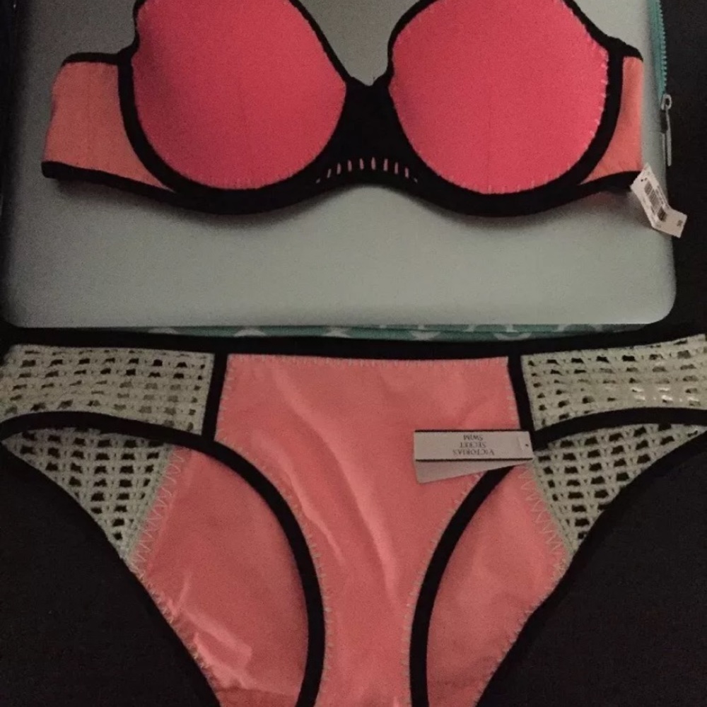 Victoria's Secret Crochet Bandeau Hipster 36B